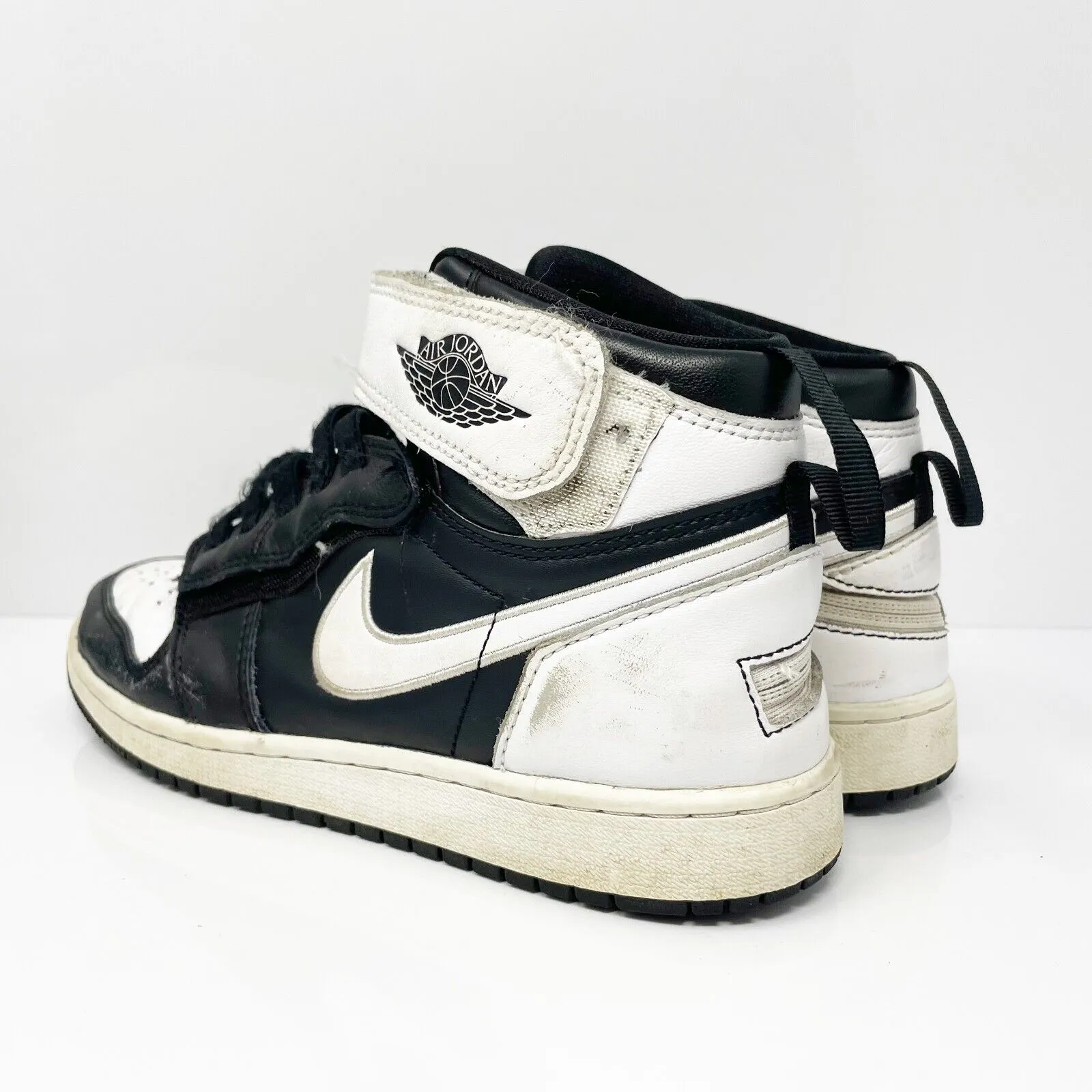 Nike Boys Air Jordan 1 Hi FlyEase DC7986-011 White Basketball Shoes Sneaker 4.5Y