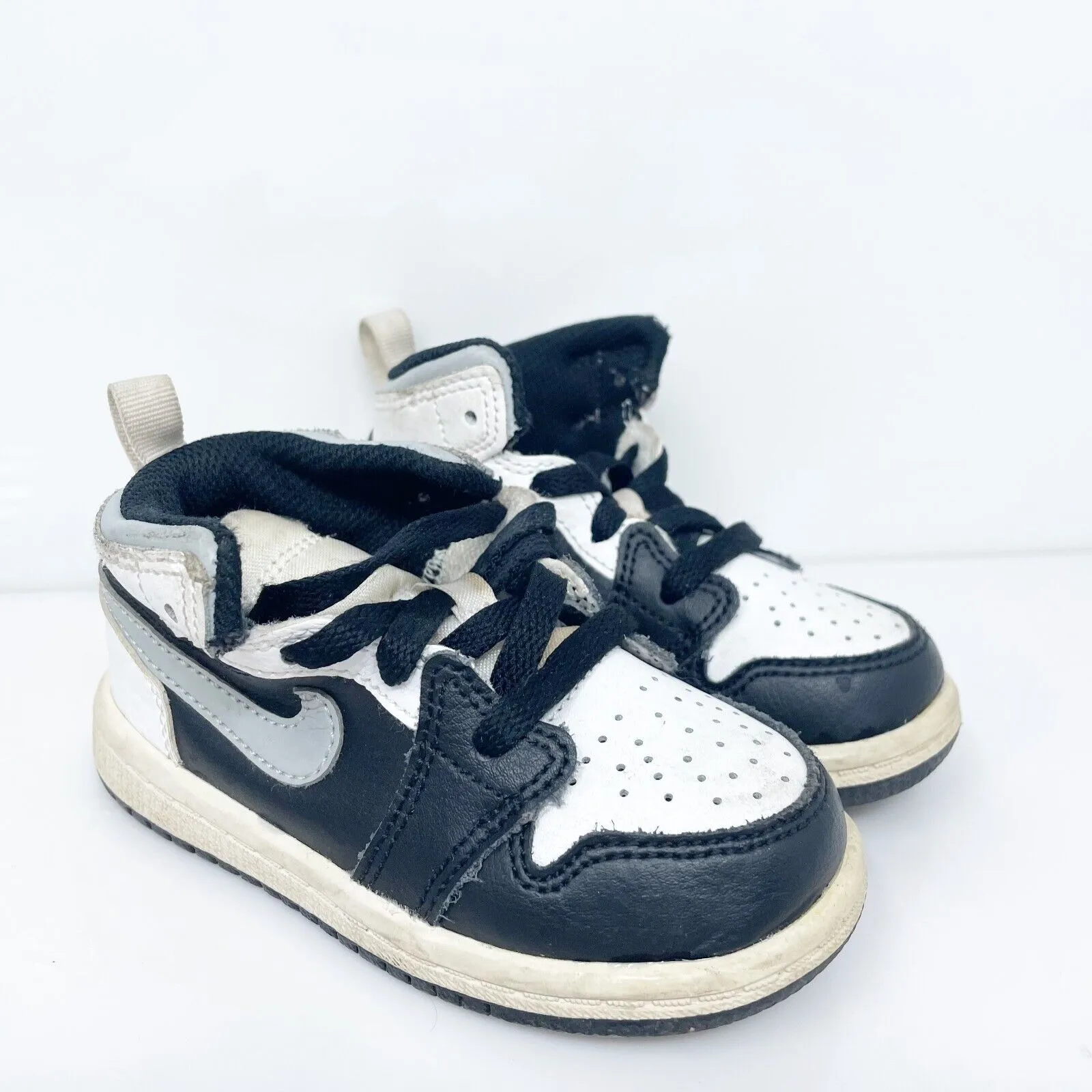 Nike Boys Air Jordan 1 Mid 640735-073 White Basketball Shoes Sneakers Size 6C