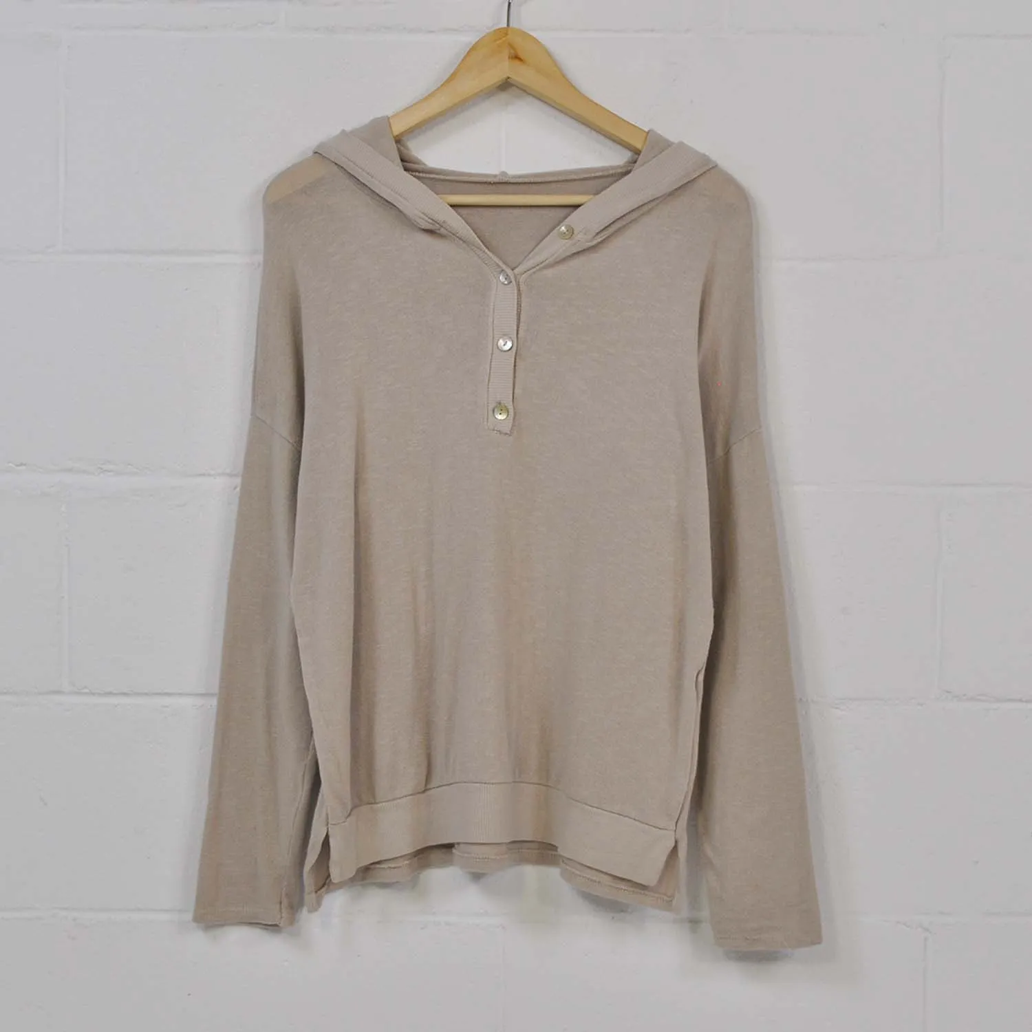 Sudadera botones beige