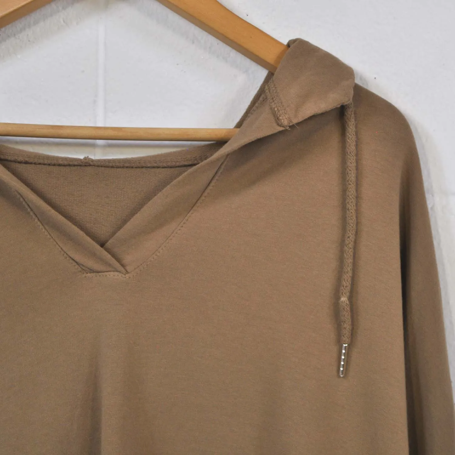 Sudadera pico camel